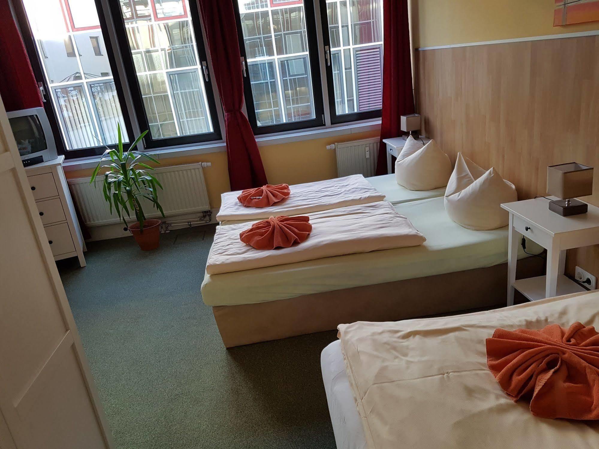 Pension Schlafgut Leipzig Exteriör bild