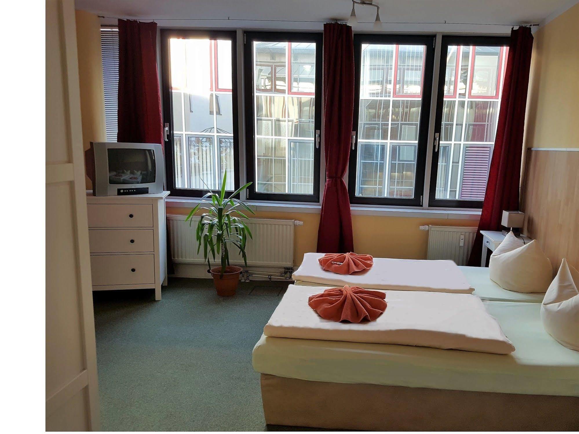 Pension Schlafgut Leipzig Exteriör bild